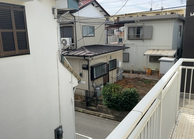 眺望を気にして物件を探す場合、前面に建物が建っていないか現地で確認しましょう！前面に建物があると景色はもちろん、日当たりや風通しにも影響が出てきます。住んだ時のことを想像しながら現地見学をしましょう。