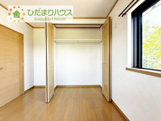 ハンガーパイプ付でお洋服の出し入れもラクラクです！