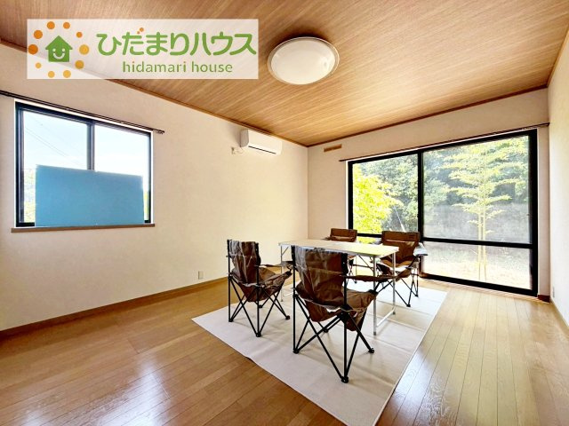 お子様が元気に遊べる広々としたリビングです！