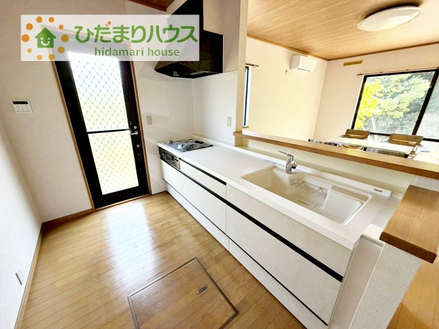 家族と会話しながら料理できるオープンカウンター♪
