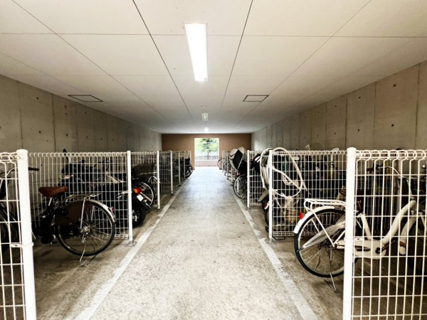 【BELISTA東淀川大桐 C棟の駐輪場】
