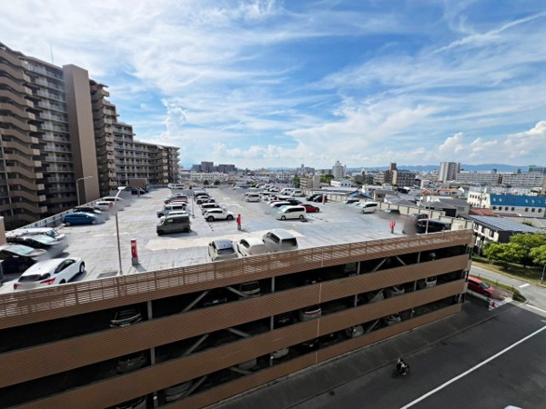 【BELISTA東淀川大桐 C棟の敷地内駐車場】