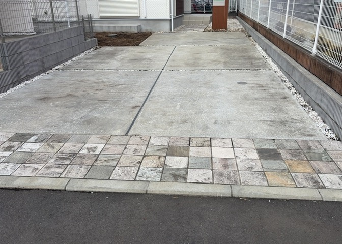 駐車場と明記されていても、最小スペースでつくられた駐車場だと大型車は駐車できなかったり、出入りしにくくなったりする可能性があります。お車のサイズと購入したい物件の駐車場のサイズを現地で確認しましょう。