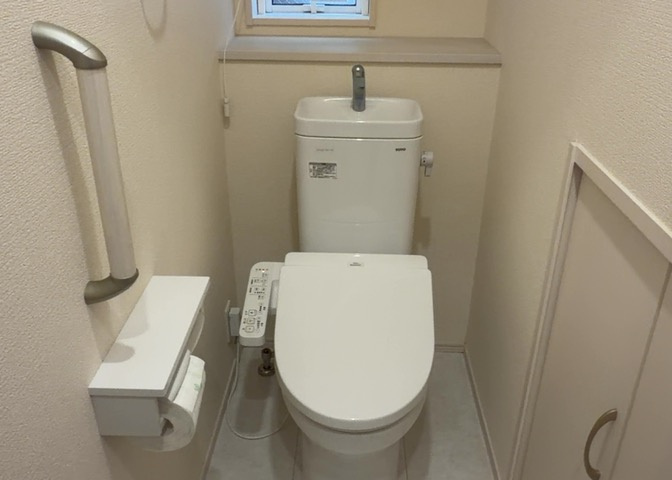 トイレは大きさや形、機能、抗菌性などが異なる多種多彩なタイプが各メーカーから出ています。それぞれに良さがあるため、事前にどういったタイプのトイレがいいのかをご家庭内で決めて、内見に行くといいでしょう。