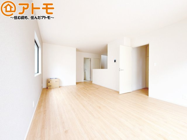 家族団らんのイメージは、リビングを思い浮かべませんか？リビングこそ広々としたお部屋が良いですね♪