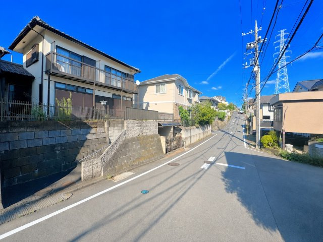 ◆前面道路も幅員があり車の運転も安心！前面道路は閑静な住宅地。車通りの少ない道路です。お子様にも安心です。