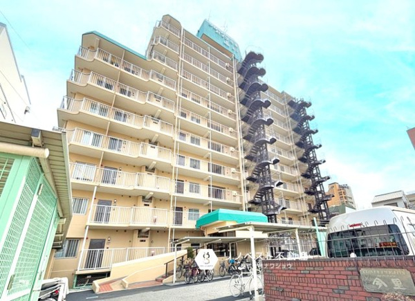 クローバーハイツ今里の外観