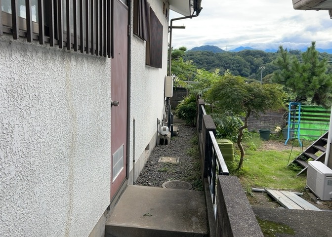 建物に付帯する各種設備や屋外設備をご確認いただけます。都市ガスや公共下水などのインフラ設備が整えられており、快適にお使いいただけます。現地の見学時に細かな仕様や状態を直接お確かめください。
