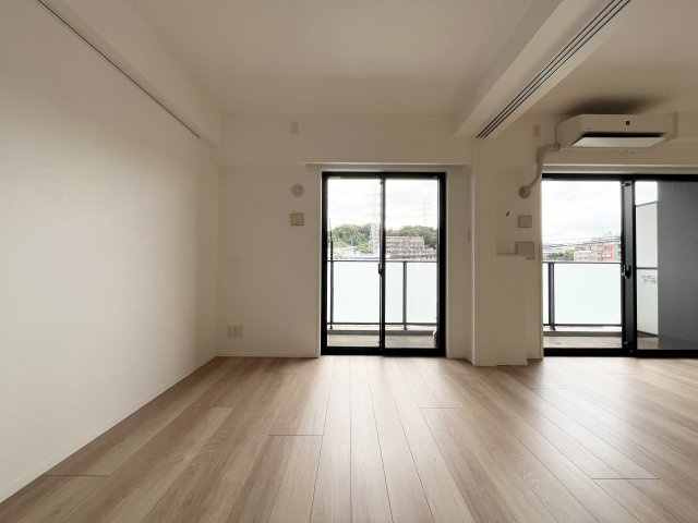 ＬＤＫと引戸で仕切られており、一体として利用することができるお部屋です（6.0帖）