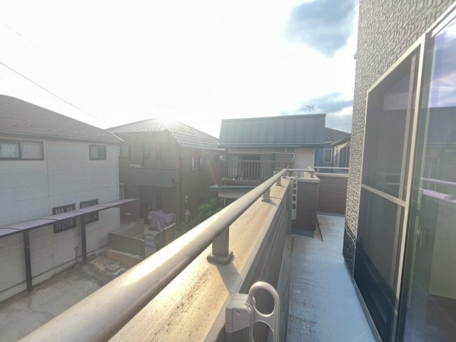 落ち着いた時間を過ごせるバルコニーです
