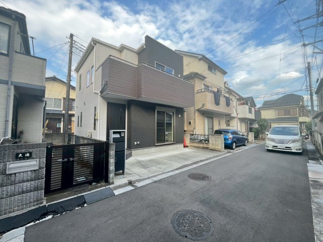 前面道路含む現地写真です