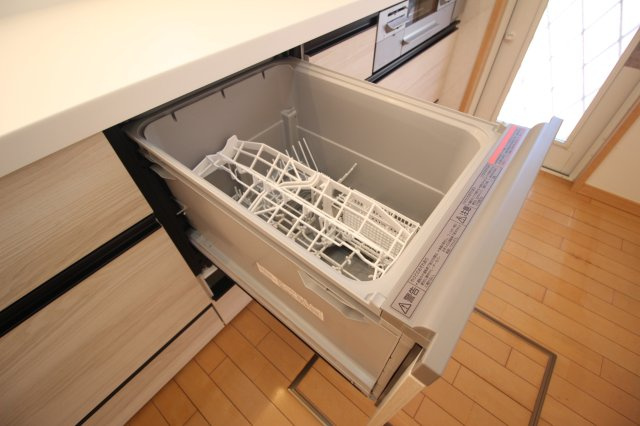 家事で忙しい方には嬉しい、食洗器付きです。時短の味方！