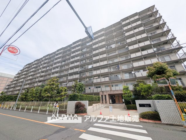【Easy　Access】　◆外観◆「中神」駅から新宿駅まで乗り換えなし。通勤や通学、お出かけにも電車を利用しやすい立地のマンションです。