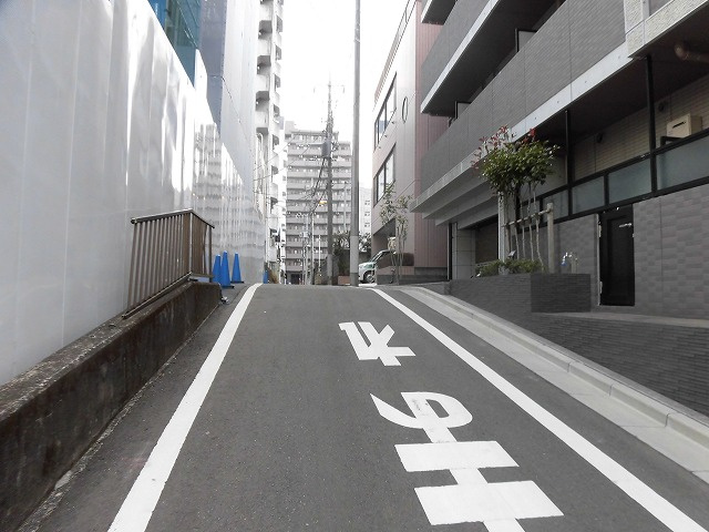 前面道路の交通状況や駐車場への出入りなど実際に現地でご確認ください。