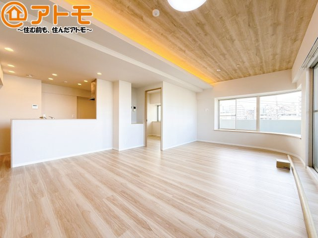 家族団らんのイメージは、リビングを思い浮かべませんか？リビングこそ広々としたお部屋が良いですね♪