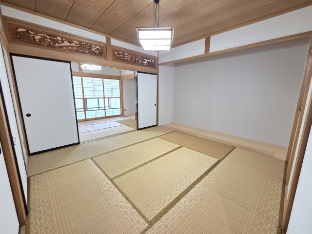 1階北西8帖の和室。
