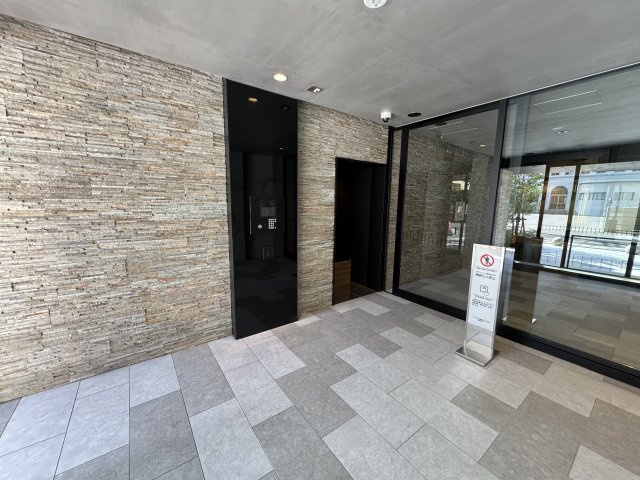 マンション入口。