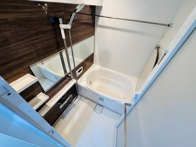 一日の疲れを癒す浴室は機能的なシステムバスルーム　