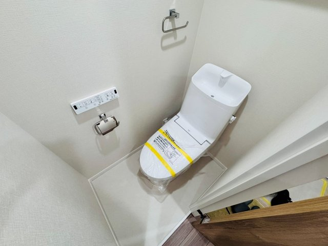 温水洗浄便座一体型トイレ　