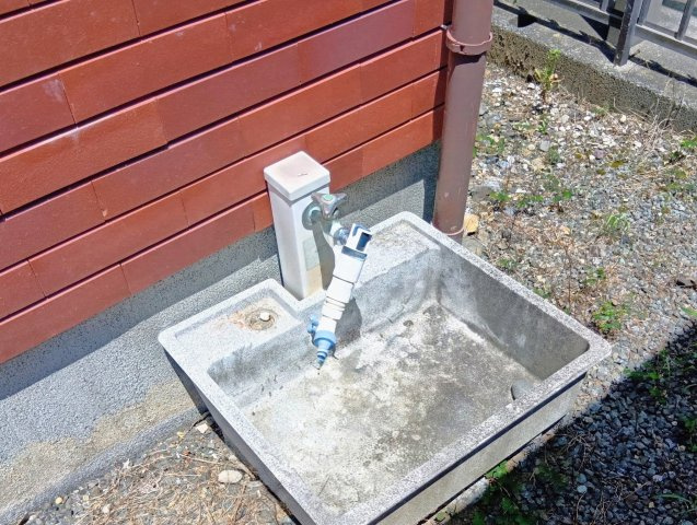 外水栓：屋外に便利な外水栓を設置。洗車や庭の水やり、外回りのお手入れなど幅広く活用できます。