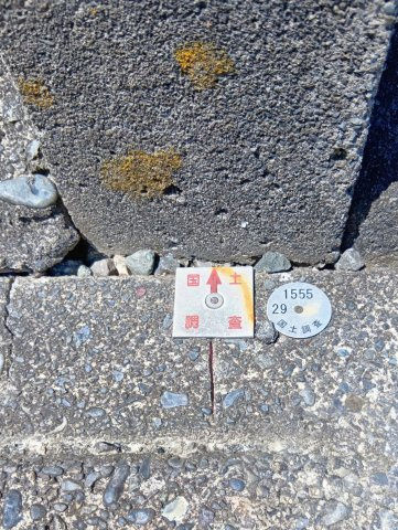 境界標を現地で確認できるため、敷地の範囲が分かりやすく、建築計画も検討しやすい土地です。