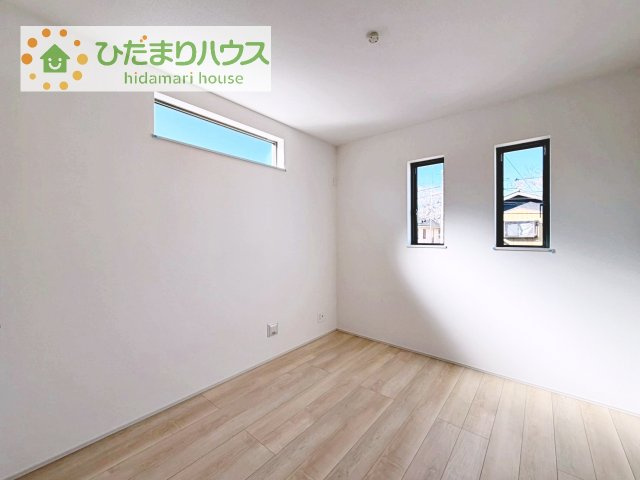 机にベットを置けば子供部屋の完成です！