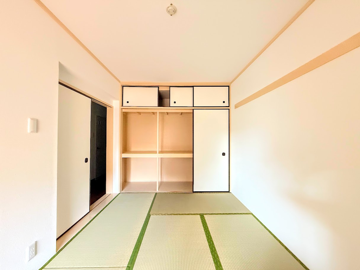 ◆気持ちの良い風が室内へ入り込む居室。家具を配置しても広々ご利用いただけます！！