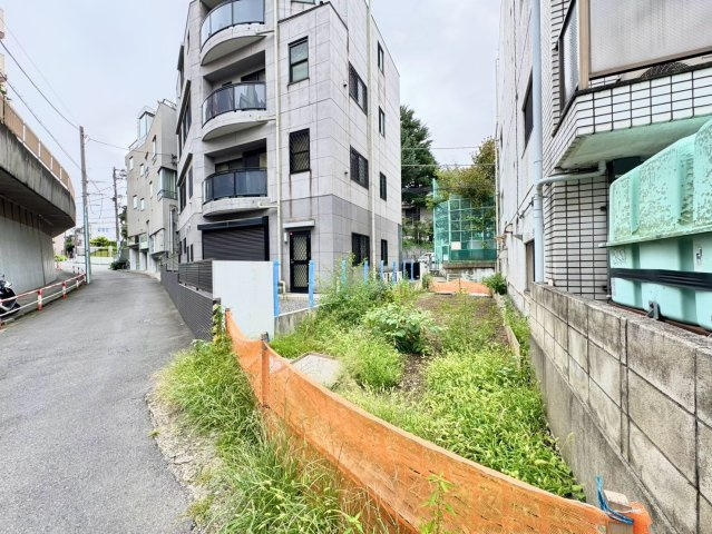 代官山・渋谷・恵比寿を生活圏にするポジション。日常も事業利用も、都心の動線を活かせる立地です。