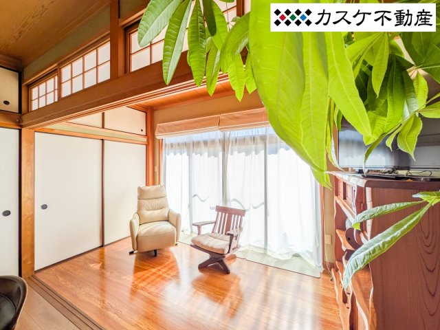 ゆったりとした時間を過ごせる広縁は忙しい日常の癒し空間です◎