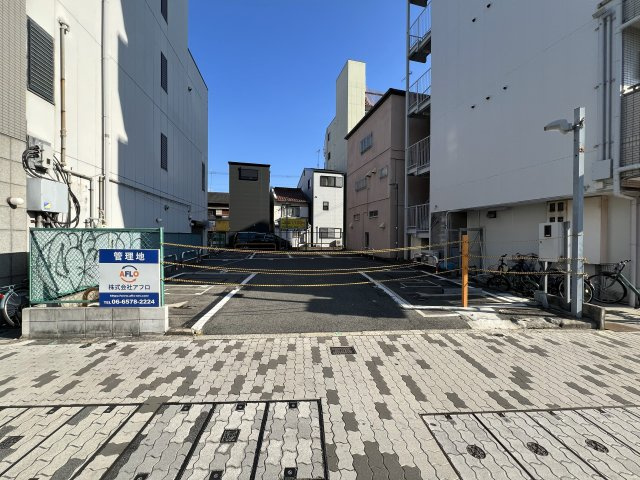 外観：327002235608