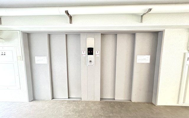 朝の忙しい時間に特に嬉しいエレベーターを複数基完備。