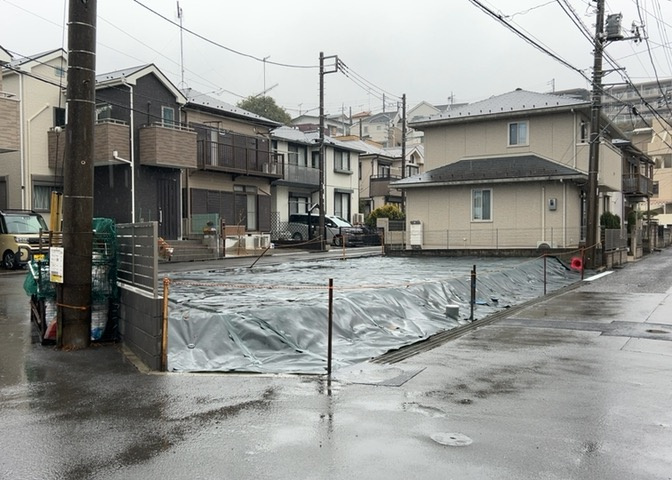 隣家の土地はどうなっているのか、生活利便施設が近くにあるのか、学校まで近いかなど、お客様のライフスタイルにあわせたイメージが重要です。また、近くにあると困る施設が近くにないかも確認するといいでしょう。
