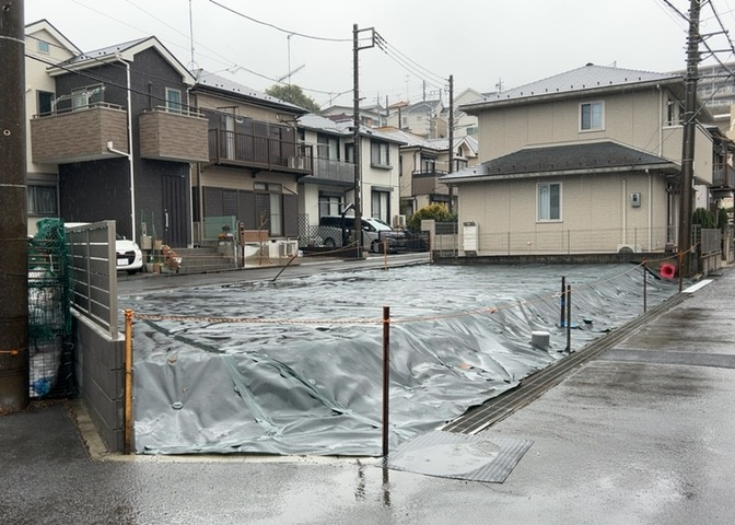 人が暮らすうえで日光は大切な要素となります。日当たりの良さは譲れないポイントですね。併せて近くに大きな建築物の建築予定がないか、あるいはそれが可能な土地が近くにないか事前に確認することもお勧めします。