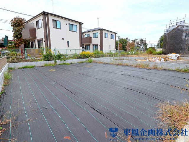 建築条件付きの売地です
