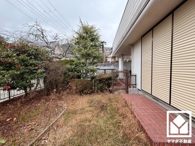 周囲にはすでに建物が建っていますので、実際の採光状況や窓の位置なども事前にご確認いただけます。
