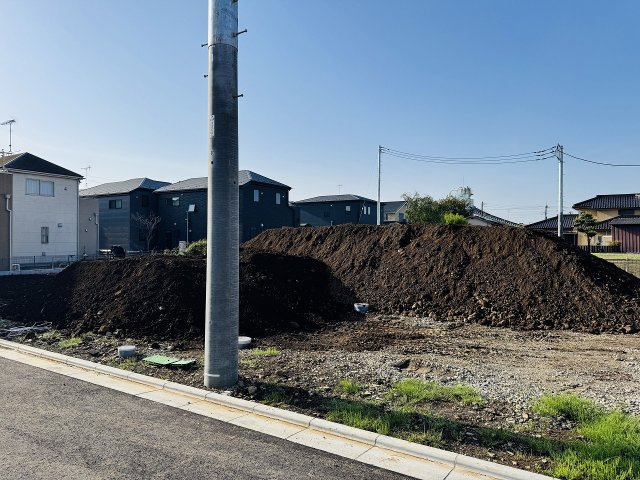 ～閑静で落ち着きのある住宅地内　建築条件の付いていない売地です～