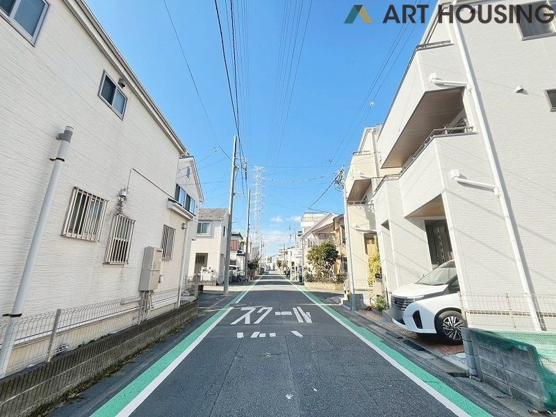 前面道路含む現地写真です