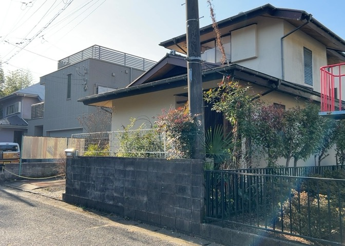 土地を買う際、住む地域の自治体や福祉の補助制度にも注目してみましょう。子供や老人の医療補助やゴミ出しのルールなど、自治体によってルールに大きな違いがあるため、暮らしやすい土地で判断するとよいでしょう。