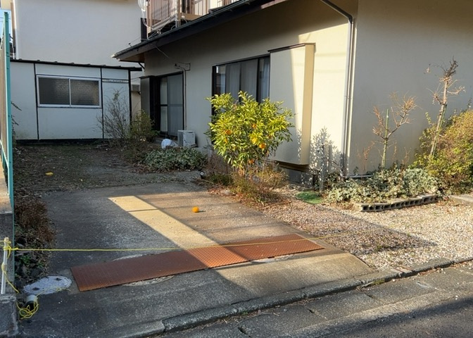 人が暮らすうえで日光は大切な要素となります。日当たりの良さは譲れないポイントですね。併せて近くに大きな建築物の建築予定がないか、あるいはそれが可能な土地が近くにないか事前に確認することもお勧めします。