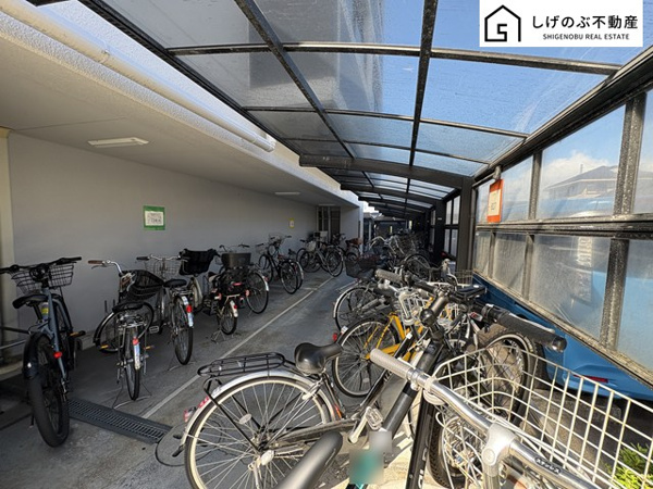 【草津市　西渋川2丁目　レックスアルティ草津の駐輪場】