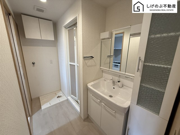 【草津市　西渋川2丁目　レックスアルティ草津の独立洗面台】