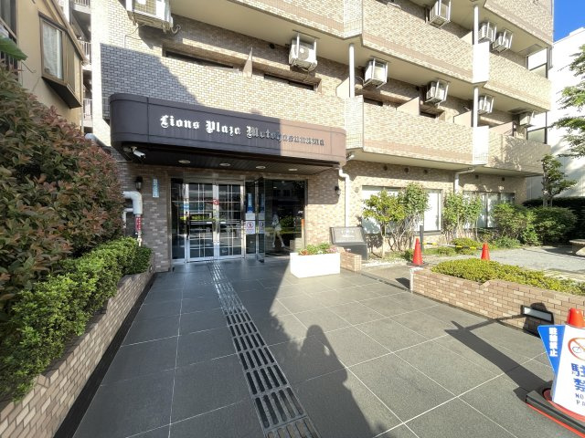 マンションの顔でもある、高級感漂うエントランス。　