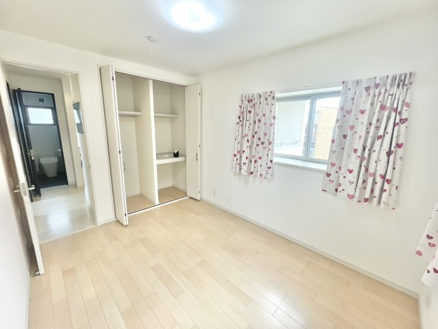 シンプルで使いやすい6帖の洋室♪