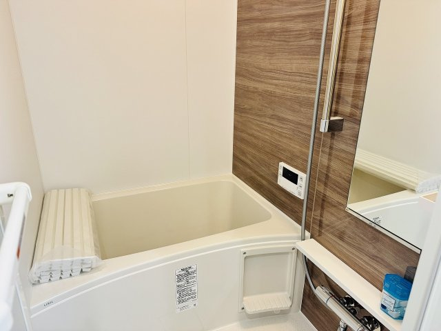 ～新規交換したキレイなバスルーム　気持ち良く湯船に浸かる事が出来ます～