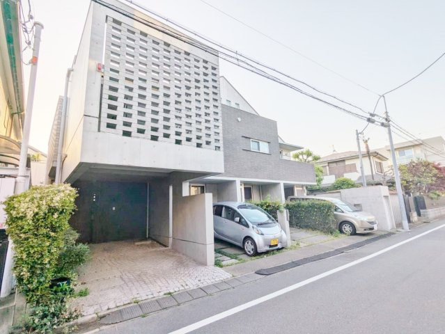 伸びやかな東側約5.3ｍ公道に面する整形地　土地193.81m2(約58.62坪)　商業施設も近く毎日のお買い物も快適♪