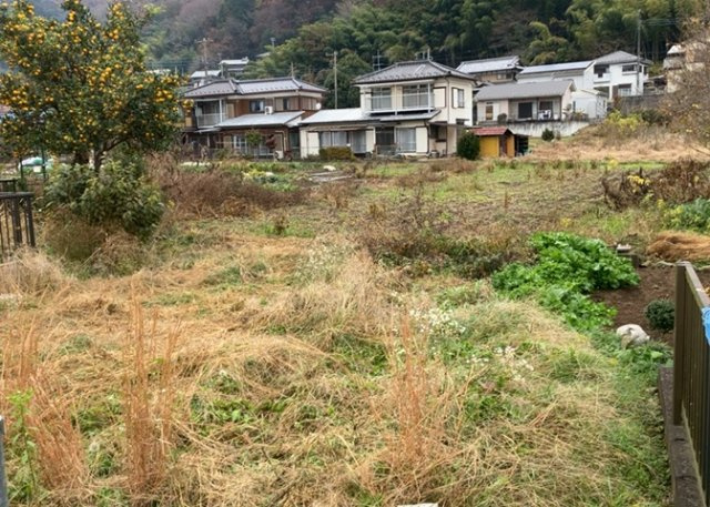 人が暮らすうえで日光は大切な要素となります。日当たりの良さは譲れないポイントですね。併せて近くに大きな建築物の建築予定がないか、あるいはそれが可能な土地が近くにないか事前に確認することもお勧めします。