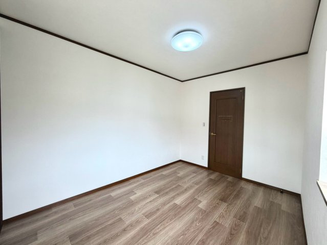 洋室6帖・収納付きで、お部屋がすっきり片付きます。