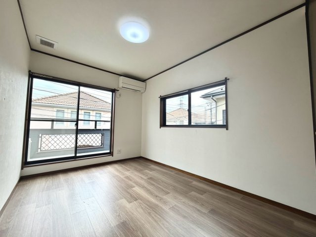 洋室6帖・収納付きで、お部屋がすっきり片付きます。
