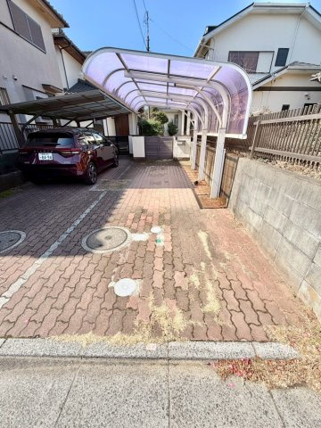 カースペースは2台分確保!(^^)!     　