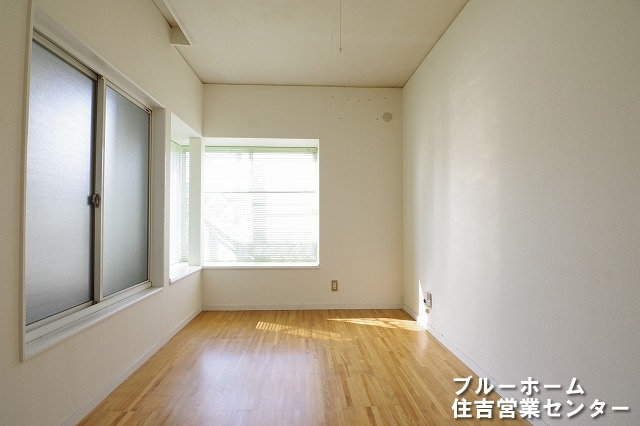 洋室です！2面採光で明るいお部屋です！